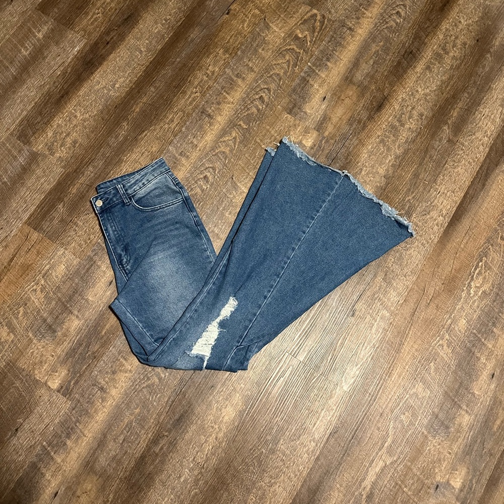 Chic Distressed Flare Jeans in Deep Blue
